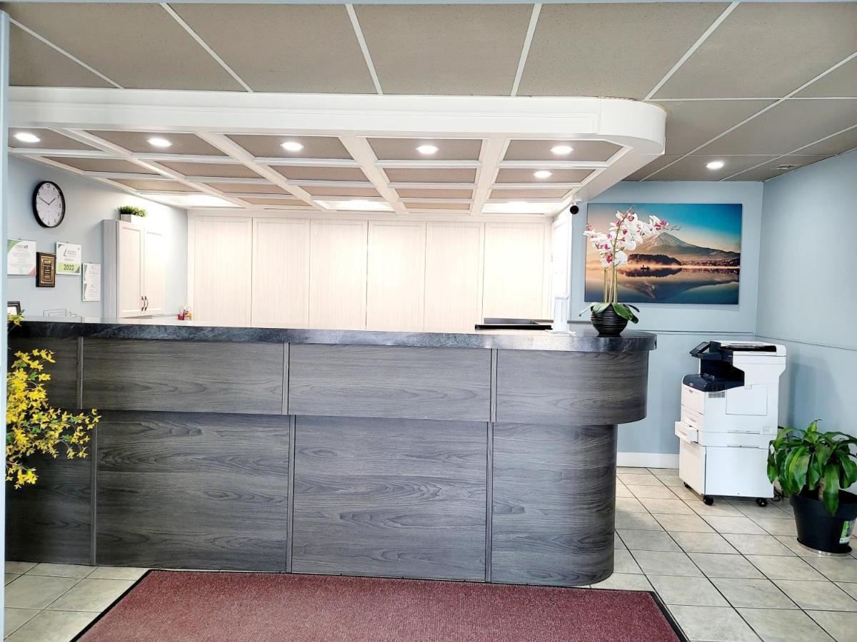 Canadian Motor Inn Grande Prairie Εξωτερικό φωτογραφία