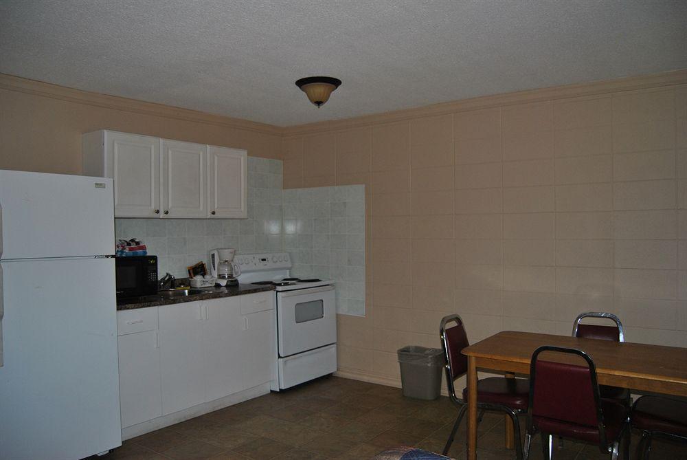 Canadian Motor Inn Grande Prairie Εξωτερικό φωτογραφία