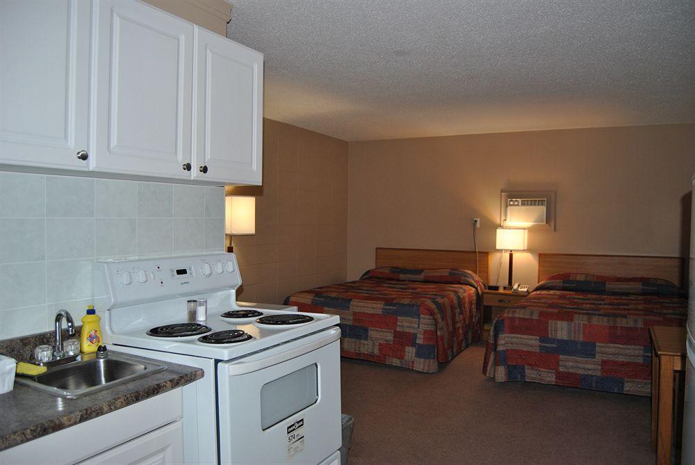 Canadian Motor Inn Grande Prairie Εξωτερικό φωτογραφία