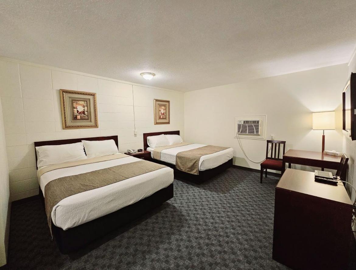 Canadian Motor Inn Grande Prairie Εξωτερικό φωτογραφία