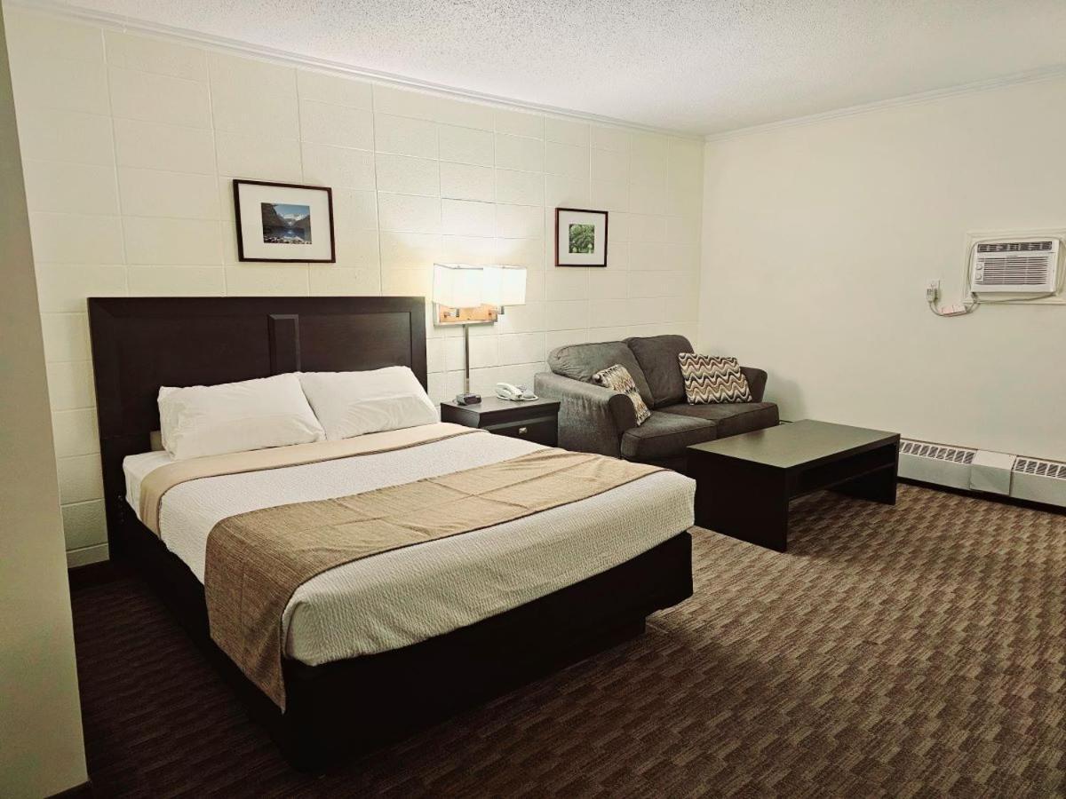 Canadian Motor Inn Grande Prairie Εξωτερικό φωτογραφία