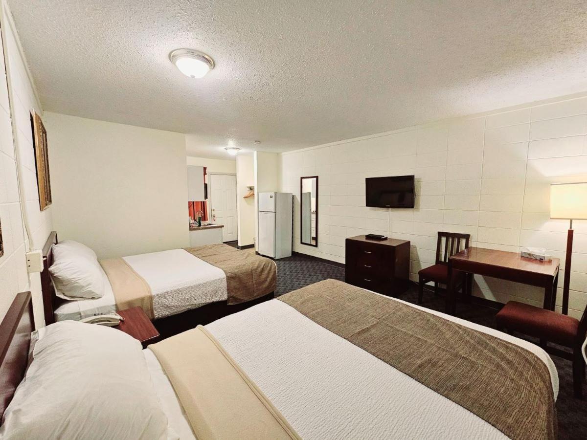 Canadian Motor Inn Grande Prairie Εξωτερικό φωτογραφία