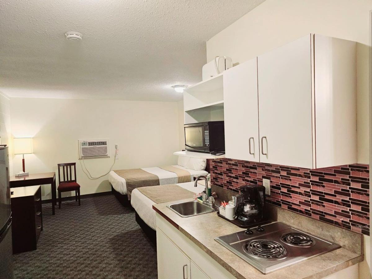 Canadian Motor Inn Grande Prairie Εξωτερικό φωτογραφία